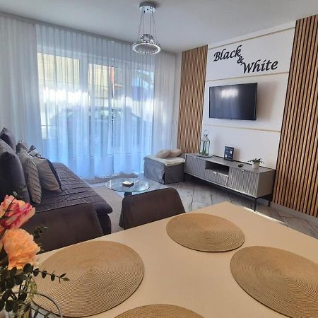 Apartament Black-White Mielno  Exteriör bild